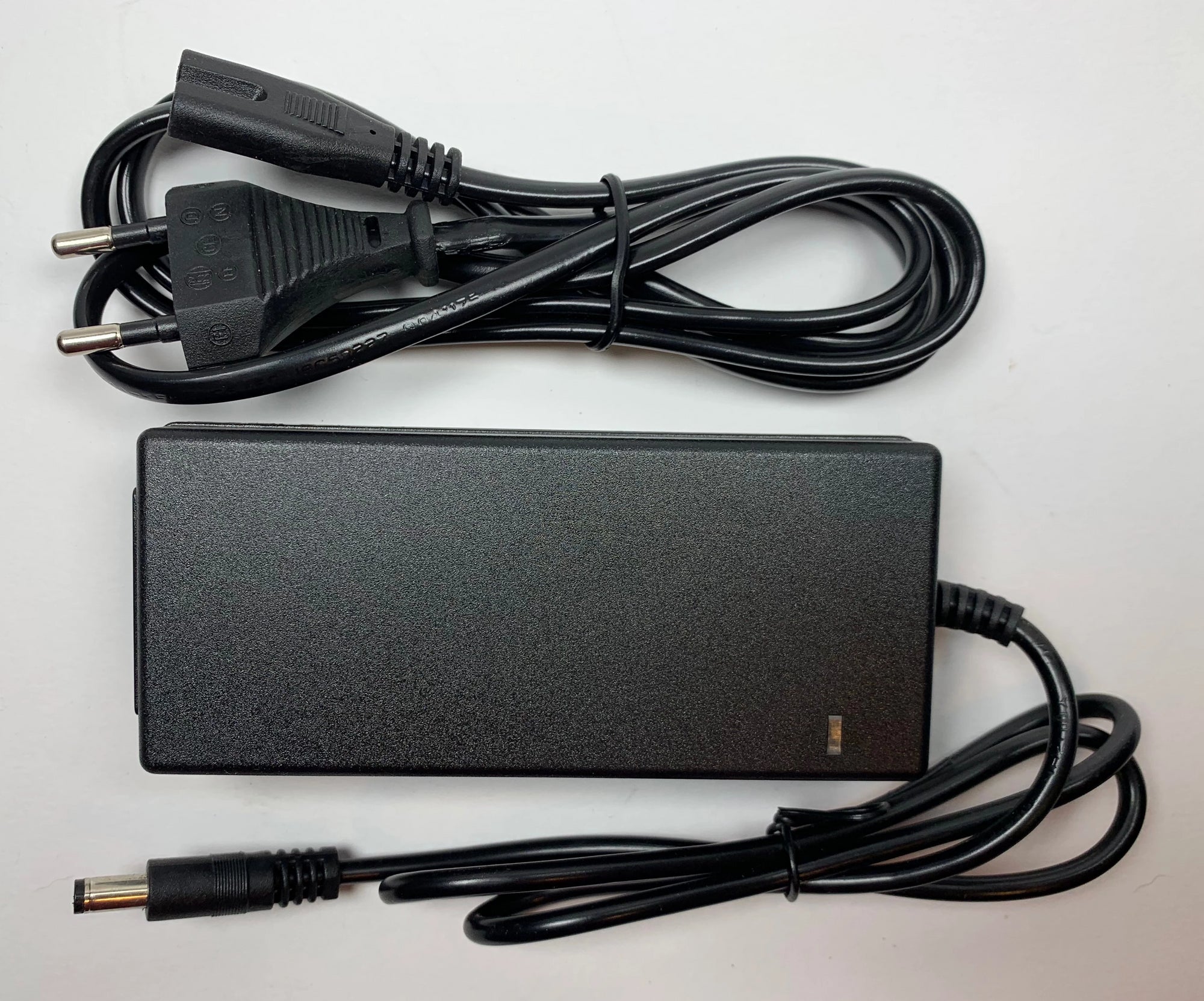 11.1V (12.6V) 3s Lithium-ion battery charger (3 Amps) EU plug